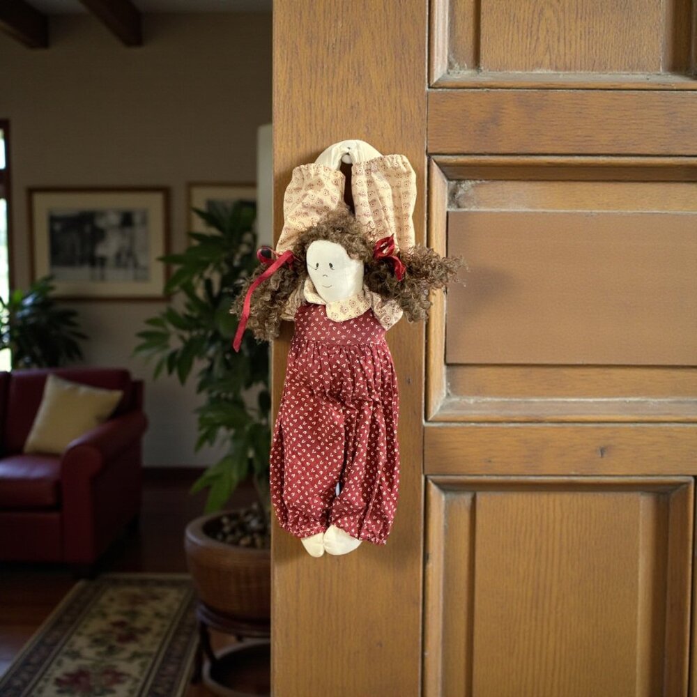 House‎ Of Lloyd 1993 Upsy Daisy Door Knobber Vintage Cloth Rag Doll 16" Burgundy